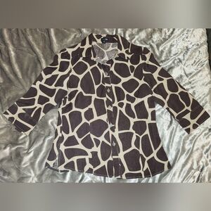 M East 5th Linen Giraffe Print Button Up, 3/4 Sleeve, Blazer, Shacket, Blouse